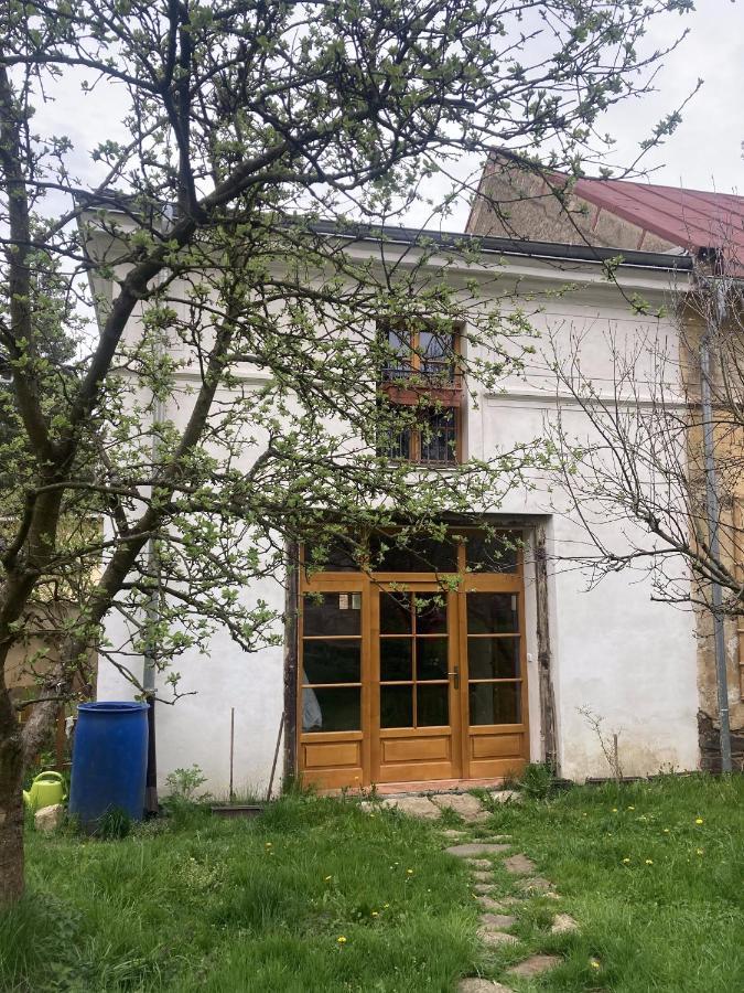Stare Dekanstvi Utery Bagian luar foto